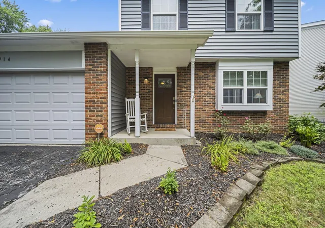 Photo 3 of Single family home for sale at 914 Windbourne St, Columbus, OH 43230 | MLS# 226028530 | Listing updated on 2026-09-22