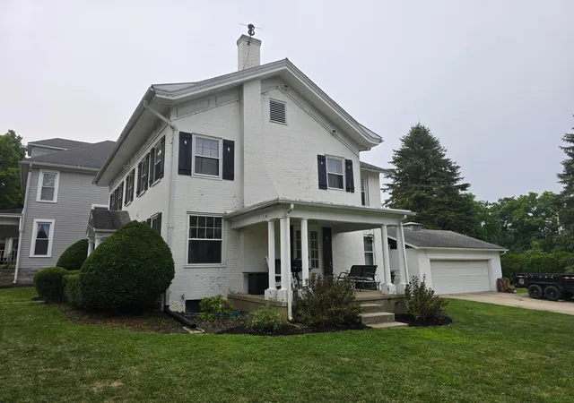 Photo 3 of Single family home for sale at 404 E Chillicothe Ave, Bellefontaine, OH 43311 | MLS# 226028562 | Listing updated on 2026-09-21