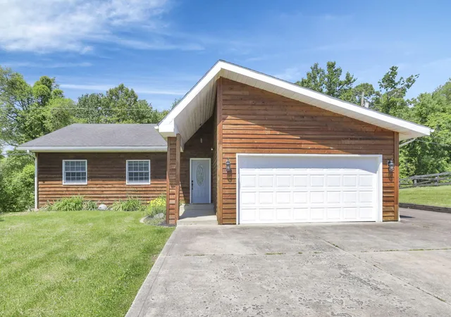 Photo 3 of Single family home for sale at 8941 State Route 664 N, Logan, OH 43138 | MLS# 226028570 | Listing updated on 2026-08-31