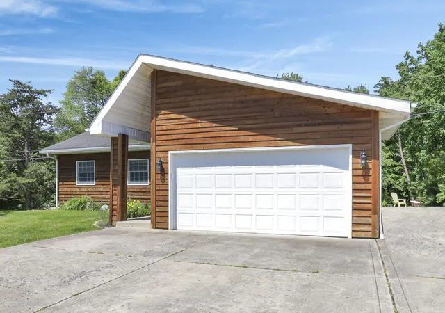 Photo 3 of Single family home for sale at 8941 State Route 664 N, Logan, OH 43138 | MLS# 226028570 | Listing updated on 2026-09-25