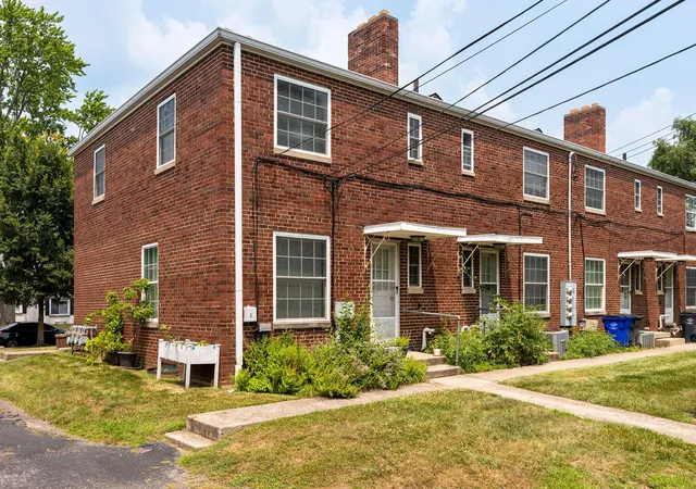 Photo 3 of Townhouse for sale at 2027 Ridgeview Rd #2027-2033, Columbus, OH 43221 | MLS# 226028864 | Listing updated on 2026-08-06