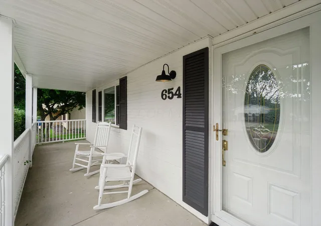Photo 3 of Single family home for sale at 654 Jonsol Ct, Columbus, OH 43230 | MLS# 226029075 | Listing updated on 2026-09-21