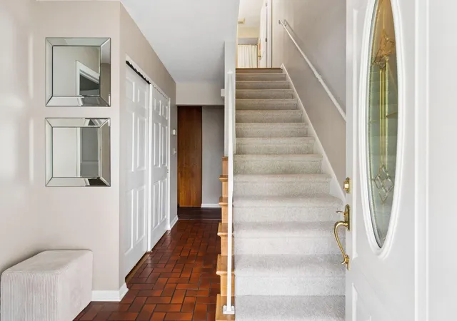 Photo 3 of Single family home for sale at 654 Jonsol Ct, Columbus, OH 43230 | MLS# 226029075 | Listing updated on 2026-09-21