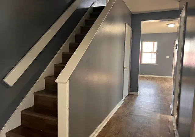 Listing Photo 4 - Condo for sale in building located at 189/191 Clinton St, Newark, OH 43055 - Unit #2