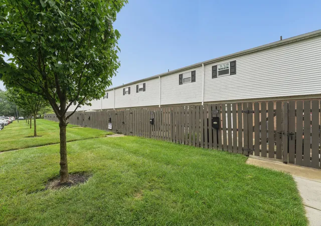2nd image of 2254 Perkins Ct, Columbus, OH 43229