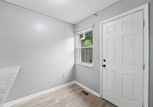 5th image of 2254 Perkins Ct, Columbus, OH 43229