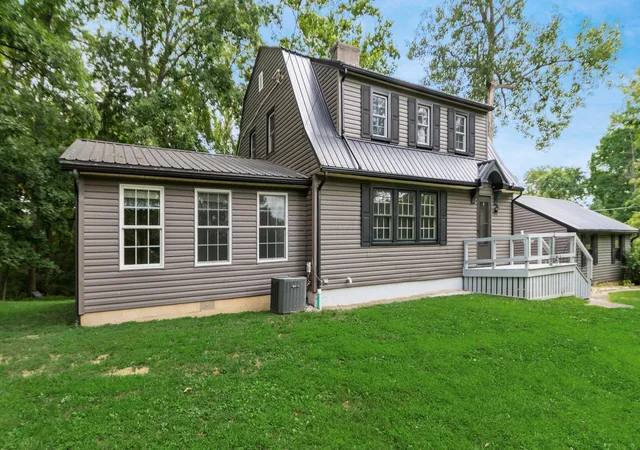 Photo 3 of Single family home for sale at 1224 Marwood Dr, Zanesville, OH 43701 | MLS# 226028733 | Listing updated on 2026-09-12