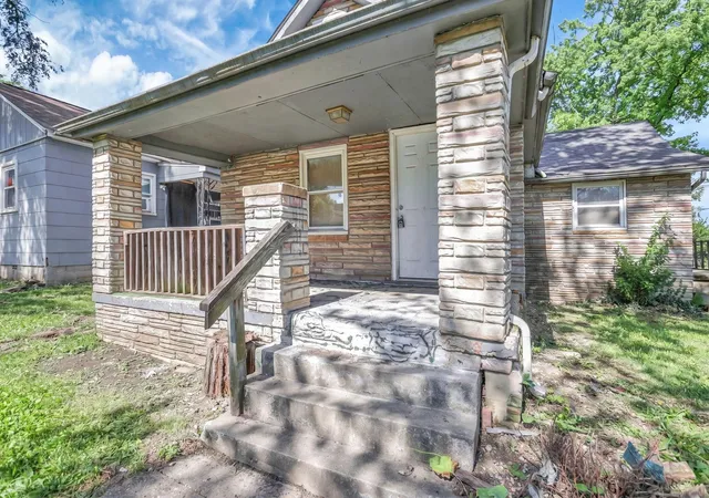 Photo 3 of Sale Pending at 2717 Mcguffey Rd, Columbus, OH 43211 | MLS# 226028617 | Listing updated on 2026-09-21