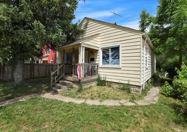 3rd image of 2688 Mcguffey Rd, Columbus, OH 43211 | MLS# 226028623
