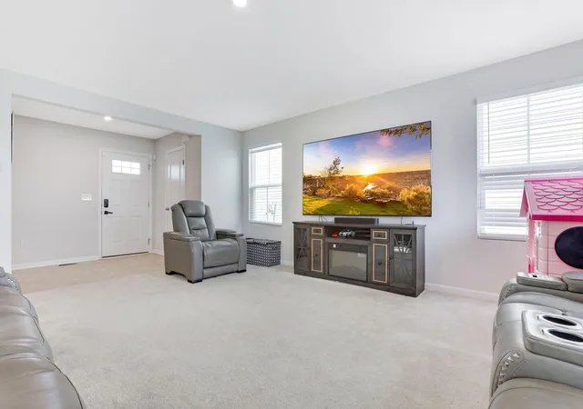 image of 8521 Erie Loop, Canal Winchester, OH 43110 | MLS# 226028634