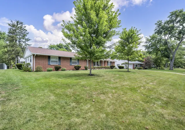 Photo 2 of Single family home for sale at 2052 Haviland Rd, Columbus, OH 43220 | MLS# 226028670 | Listing updated on 2026-09-14