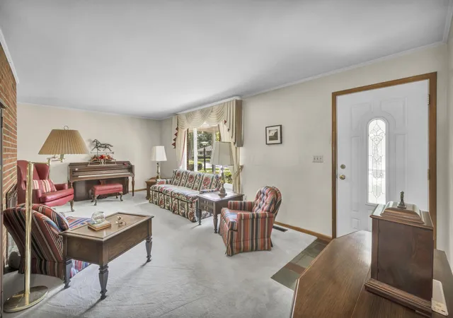 Photo 3 of Single family home for sale at 2052 Haviland Rd, Columbus, OH 43220 | MLS# 226028670 | Listing updated on 2026-09-14