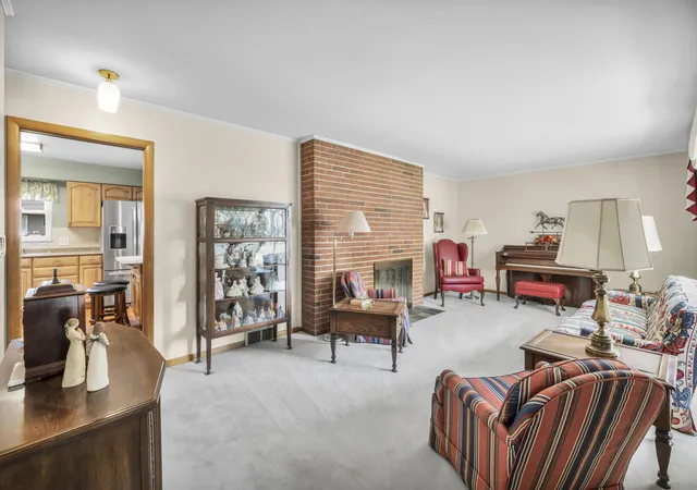 Photo 4 of Single family home for sale at 2052 Haviland Rd, Columbus, OH 43220 | MLS# 226028670 | Listing updated on 2026-09-14