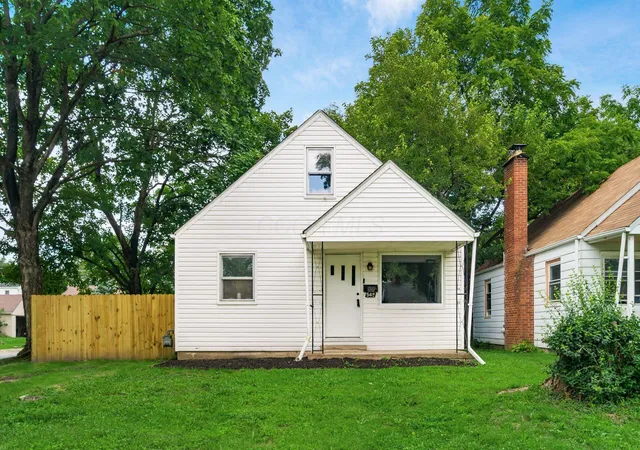 1st image of 545 S Weyant Ave, Columbus, OH 43213 | MLS# 226028705