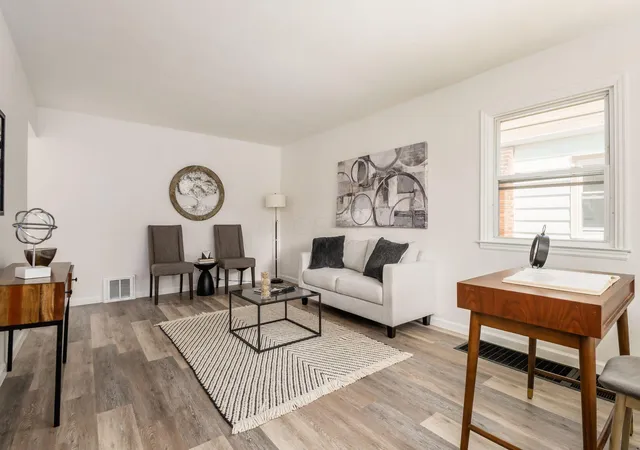 4th image of 545 S Weyant Ave, Columbus, OH 43213 | MLS# 226028705