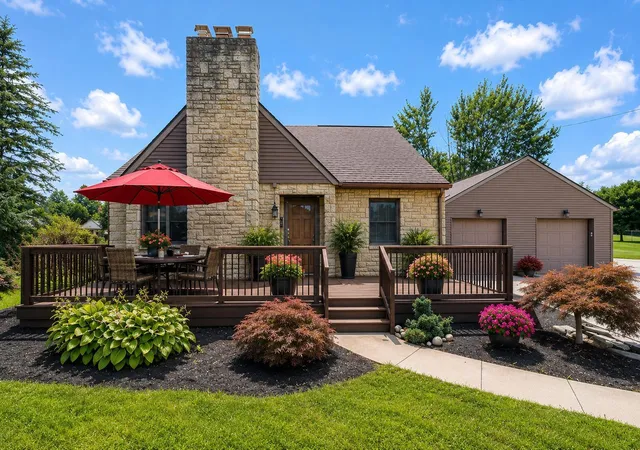 1st image of 395 N Main St, Johnstown, OH 43031 | MLS# 226028888