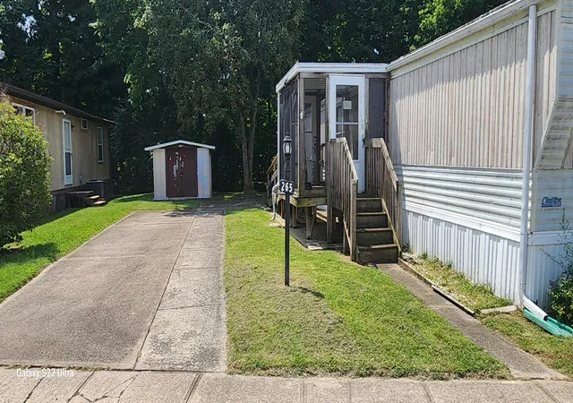 3rd image of 265 Timberline Dr, Circleville, OH 43113 | MLS# 226028737