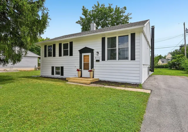 Photo 2 of Single family home for sale at 5112 Fairlane Rd, Columbus, OH 43207 | MLS# 226028836 | Listing updated on 2026-09-09