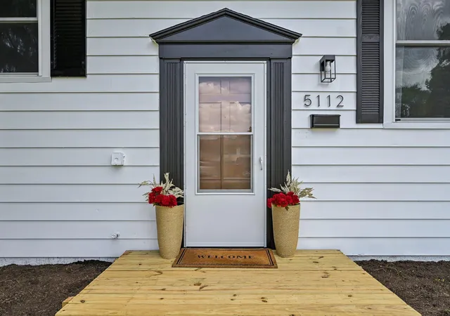 Photo 3 of Single family home for sale at 5112 Fairlane Rd, Columbus, OH 43207 | MLS# 226028836 | Listing updated on 2026-09-09