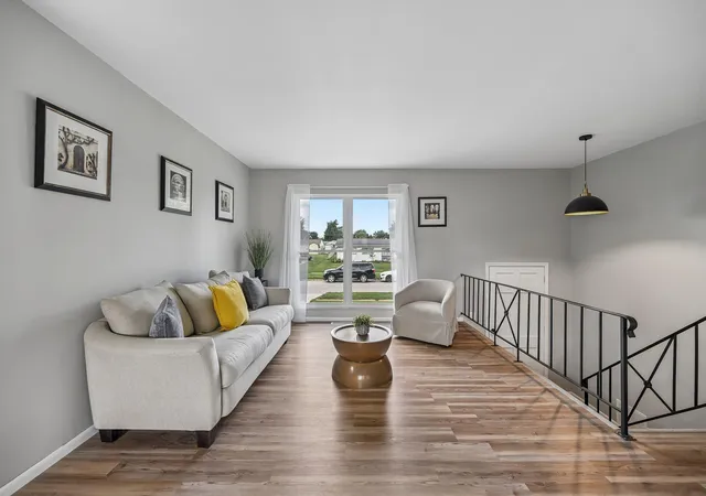 Photo 4 of Single family home for sale at 5112 Fairlane Rd, Columbus, OH 43207 | MLS# 226028836 | Listing updated on 2026-09-09