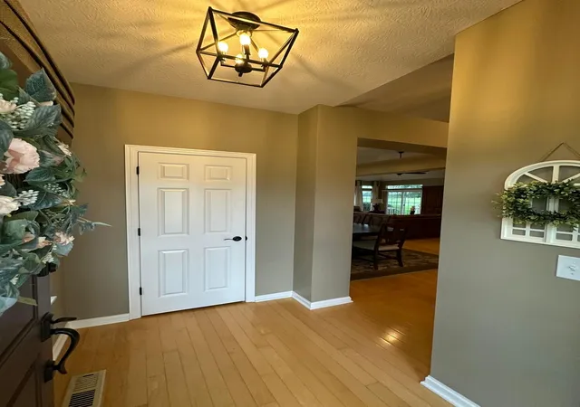 4th image of 7506 Deer Valley Xing, Powell, OH 43065 | MLS# 226028753
