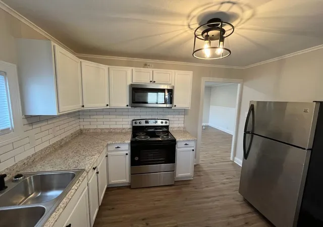 Photo 3 of Single family home for sale at 2067 Rankin Ave, Columbus, OH 43219 | MLS# 226028752 | Listing updated on 2026-08-19