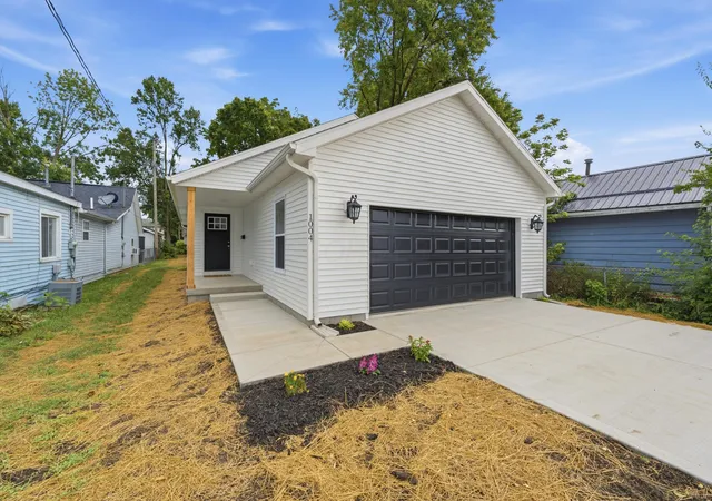 1st image of 1004 John St, Washington Court House, OH 43160 | MLS# 226028860