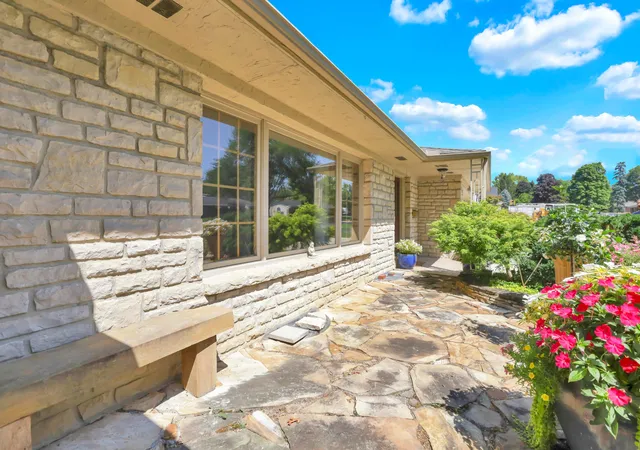 Photo 3 of Single family home for sale at 3783 Chevington Rd, Columbus, OH 43220 | MLS# 226029003 | Listing updated on 2026-09-13