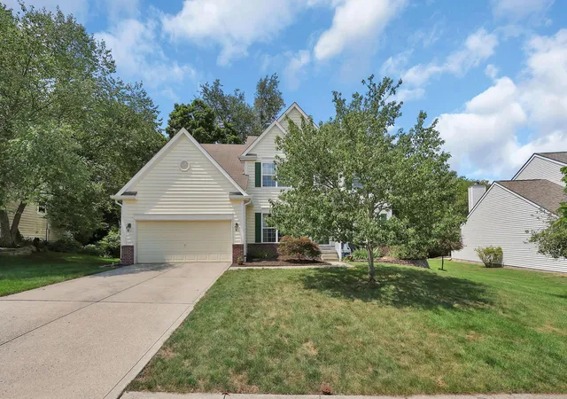 2nd image of 2602 Crestview Woods Dr, Newark, OH 43055 | MLS# 226029792
