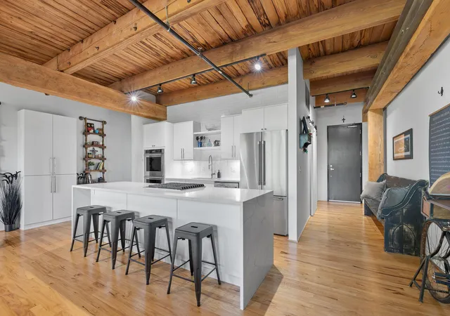 2nd image of 448 W Nationwide Blvd #321, Columbus, OH 43215 | MLS# 226029918