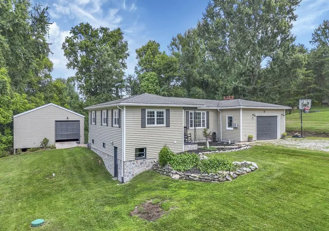 3rd image of 920 Towe Dr Ne, Lancaster, OH 43130 | MLS# 226028904