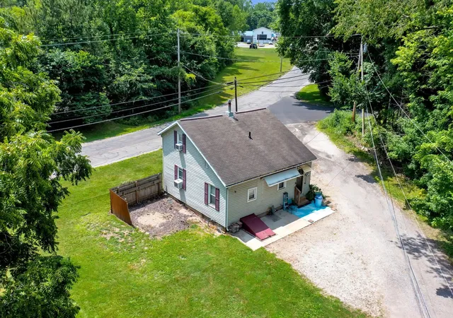 Photo 3 of Single family home for sale at 561 Mansfield Lucas Rd, Mansfield, OH 44907 | MLS# 226028939 | Listing updated on 2026-10-13