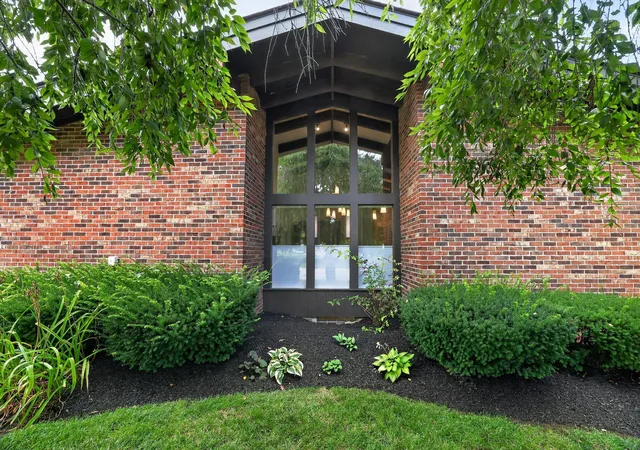 4th image of 2567 Scottwood Rd, Columbus, OH 43209 | MLS# 226028859
