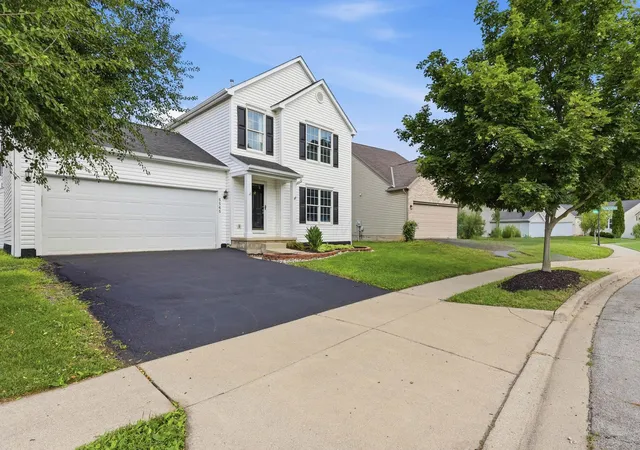 Photo 2 of Single family home for sale at 5565 Cedardale Dr, Westerville, OH 43081 | MLS# 226028819 | Listing updated on 2026-08-13