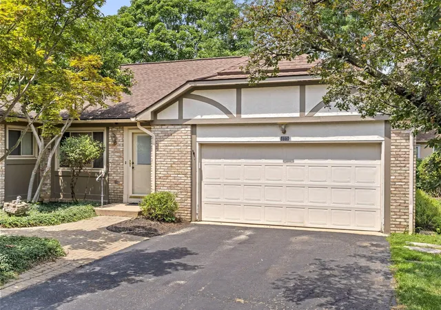 3rd image of 1880 Fontenay Ct, Columbus, OH 43235 | MLS# 226028975