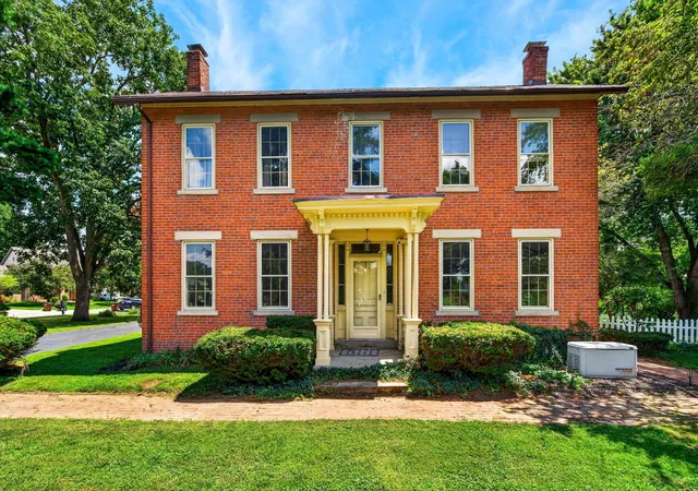 image of 111 E Hocking St, Canal Winchester, OH 43110 | MLS# 226029031