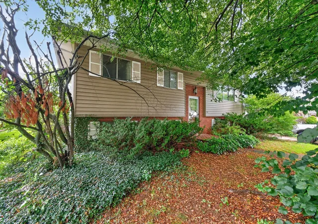 2nd image of 103 Bishop Dr, Westerville, OH 43081 | MLS# 226028917