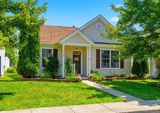 2nd image of 3918 Cleggan St #172, Canal Winchester, OH 43110 | MLS# 226029532