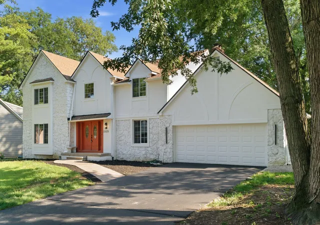 1st image of 869 Bluff Ridge Dr, Worthington, OH 43235 | MLS# 226029070