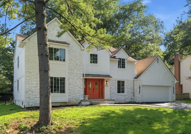 2nd image of 869 Bluff Ridge Dr, Worthington, OH 43235 | MLS# 226029070
