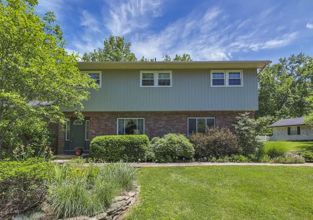 1st image of 830 Harvest Lane Ct, Columbus, OH 43213 | MLS# 226028961