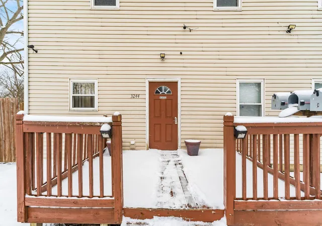 Photo 3 of Townhouse for sale at 3244 E 5th Avenue, Columbus, OH 43219 | MLS# 226028964 | Listing updated on 2026-08-10
