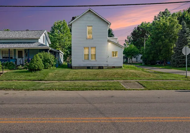 2nd image of 527 E 4th St, Marysville, OH 43040 | MLS# 226028973