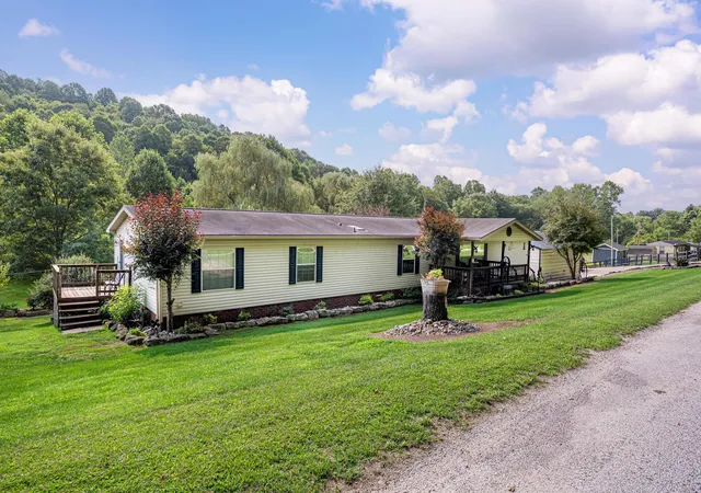 Photo 4 of Single family home for sale at 27880 Township Rd 34, Warsaw, OH 43844 | MLS# 226028972 | Listing updated on 2026-10-10