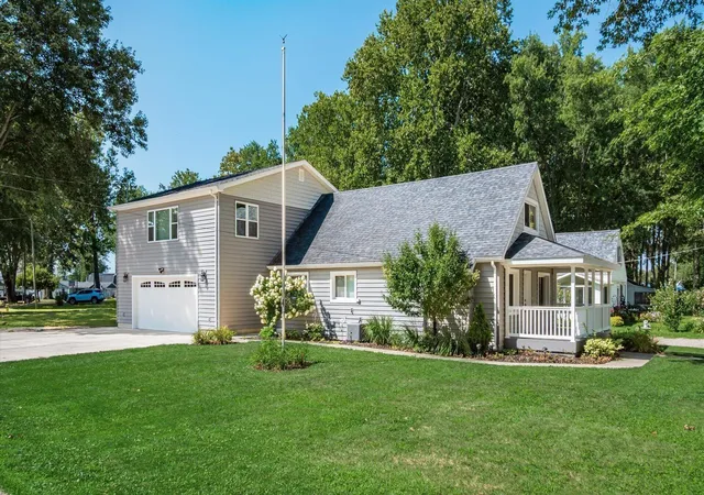 Photo 3 of Single family home for sale at 3155 Cottonwood Ct Ne, Millersport, OH 43046 | MLS# 226029008 | Listing updated on 2026-09-16