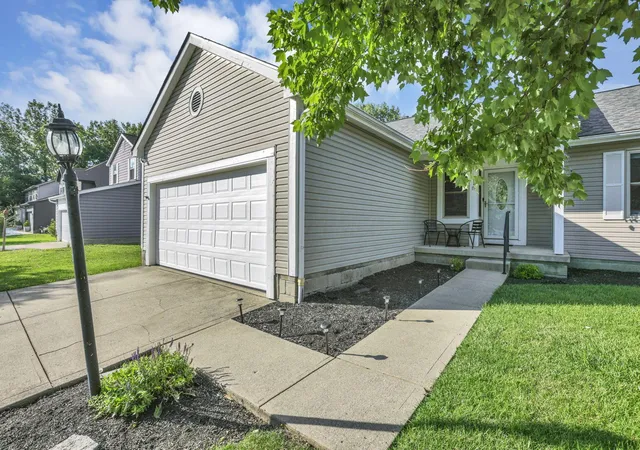3rd image of 240 Pruden Dr, Pickerington, OH 43147 | MLS# 226029007