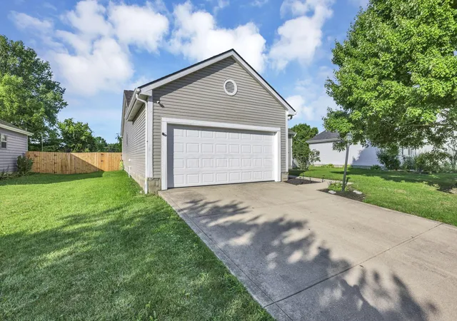4th image of 240 Pruden Dr, Pickerington, OH 43147 | MLS# 226029007