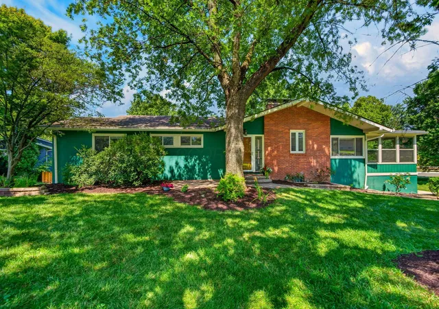Photo 2 of Sale Pending at 2709 Fishinger Rd, Columbus, OH 43221 | MLS# 226029108 | Listing updated on 2026-09-03