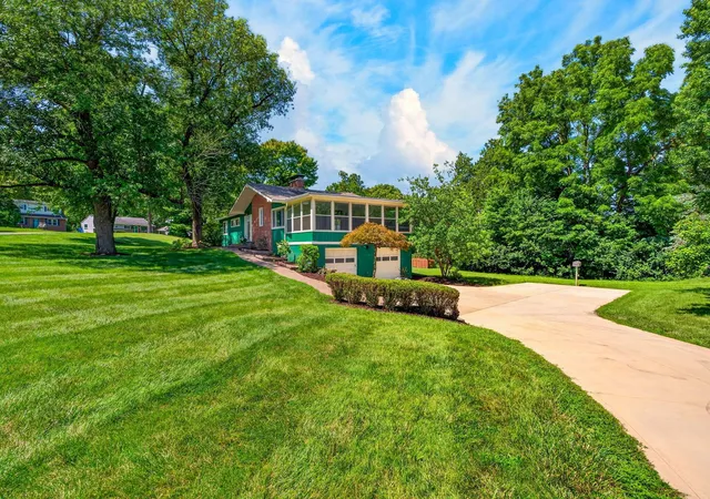 Photo 3 of Sale Pending at 2709 Fishinger Rd, Columbus, OH 43221 | MLS# 226029108 | Listing updated on 2026-09-03