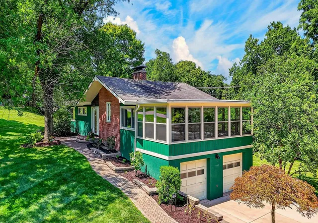 Photo 4 of Sale Pending at 2709 Fishinger Rd, Columbus, OH 43221 | MLS# 226029108 | Listing updated on 2026-09-03